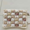 Nệm lót ghế ô vuông chần bông phong cách Nhật, kt 40x40cm( có dây buộc)
